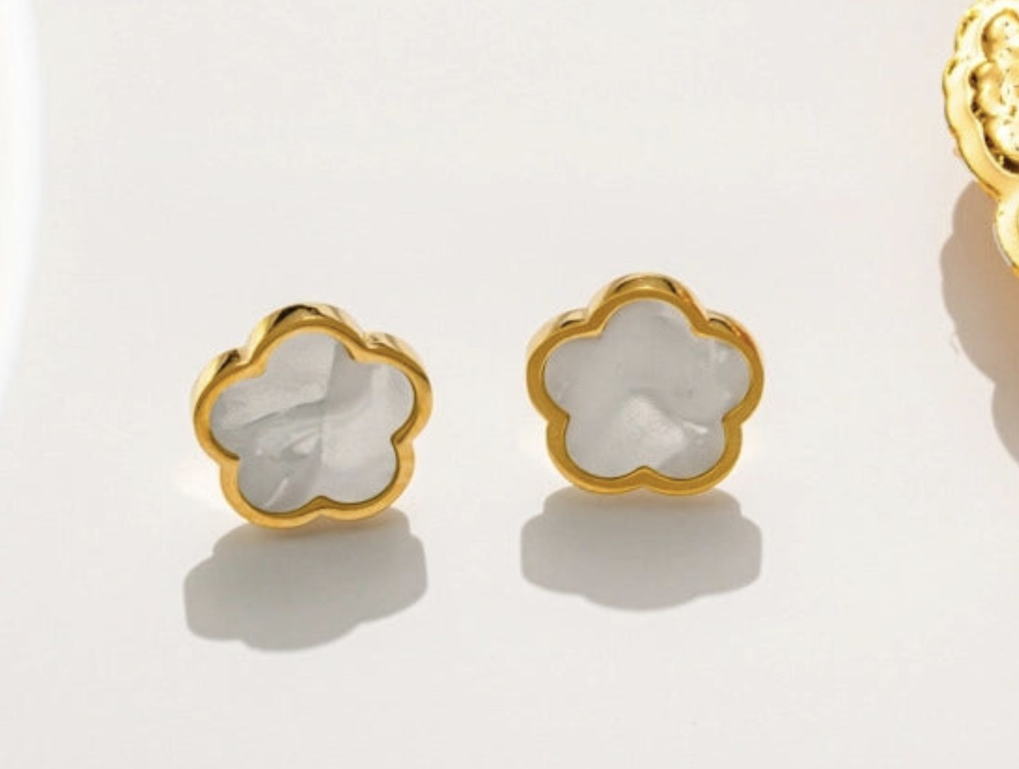 CLOVER EARRING