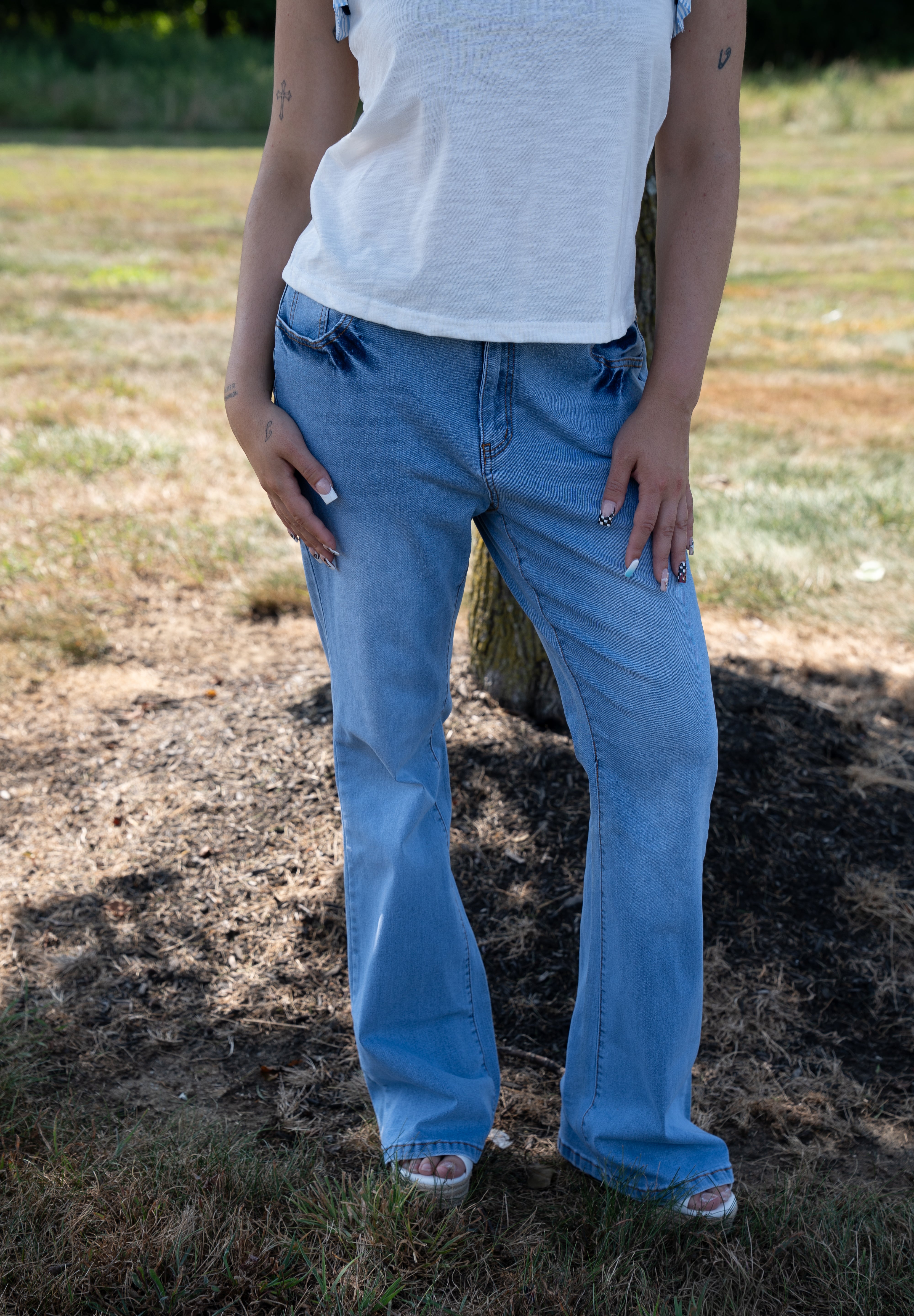 BOW TIE FLARE JEAN
