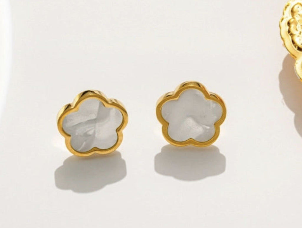 CLOVER EARRING