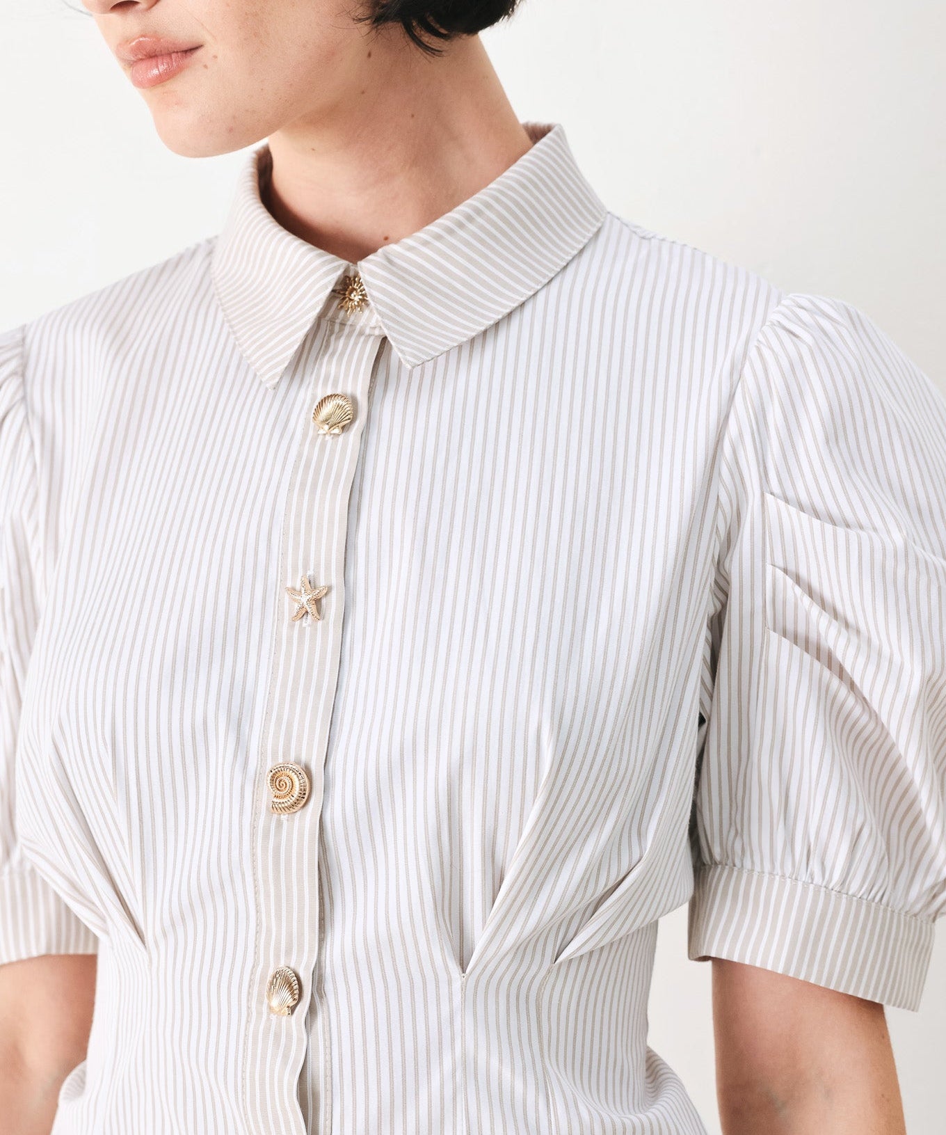COASTAL LIGHT WOVEN TOP