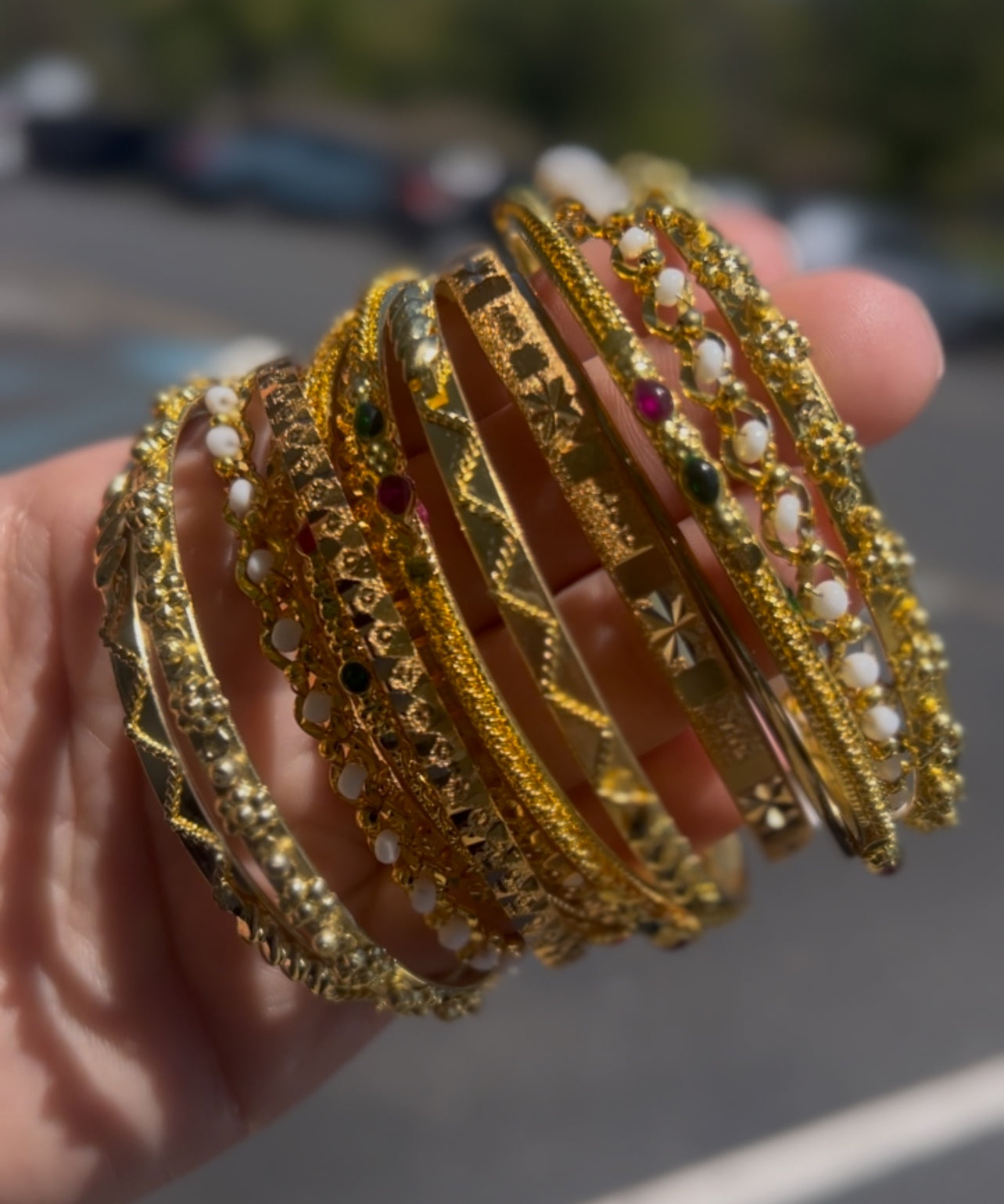 GOLD ARTISAN BANGLE