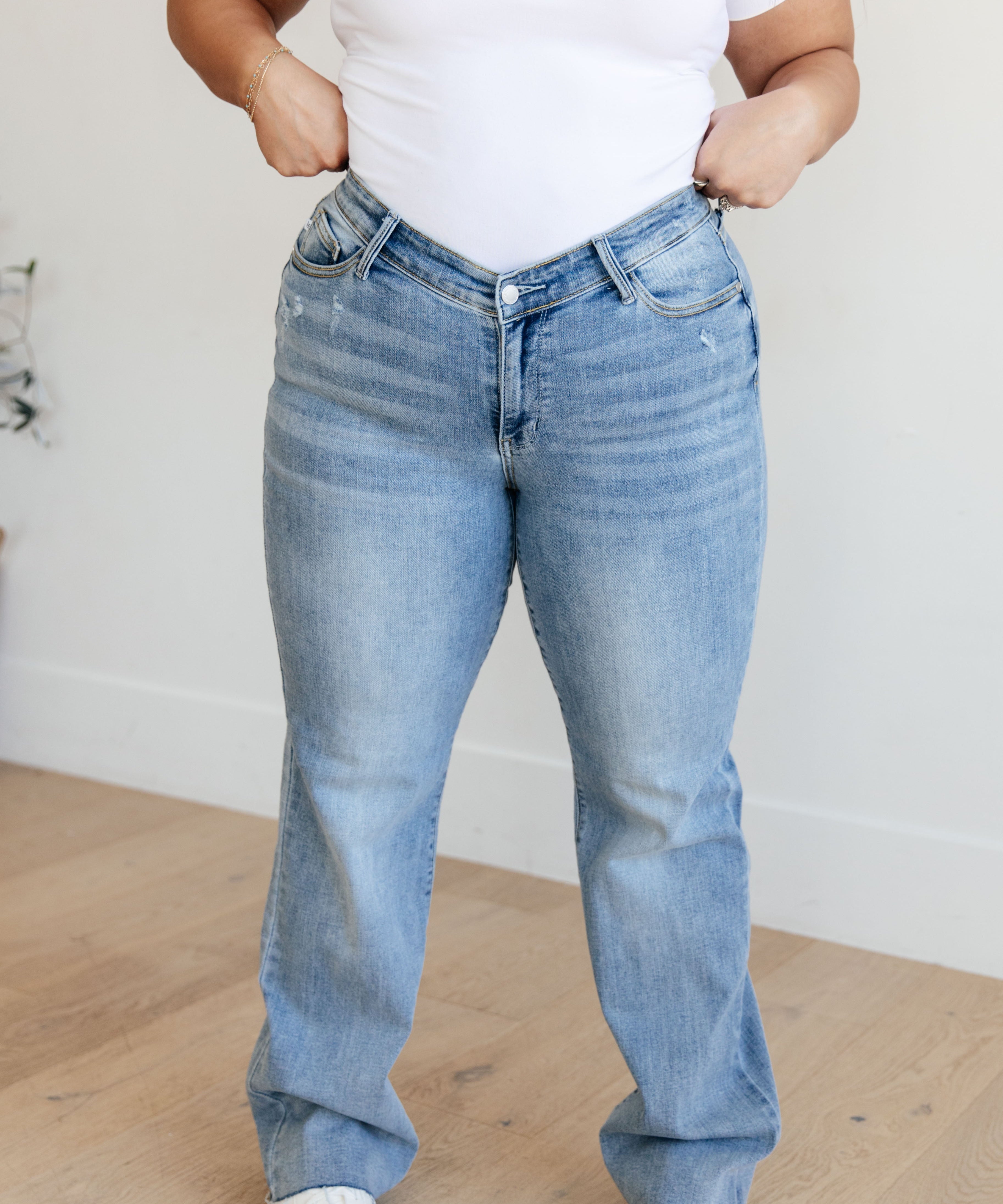 Mildred High Rise V Front Waistband Straight Jeans