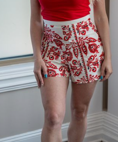 TEA TIME EMBROIDERED SHORT