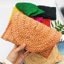 WEAVED CLUTCH