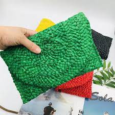 WEAVED CLUTCH