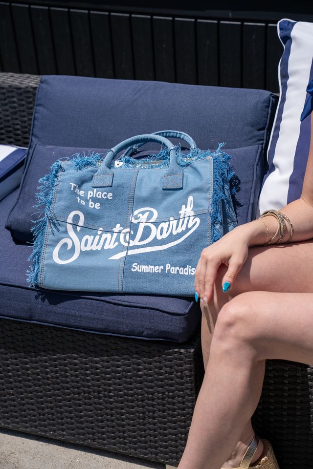 TAKE ME AWAY TOTE